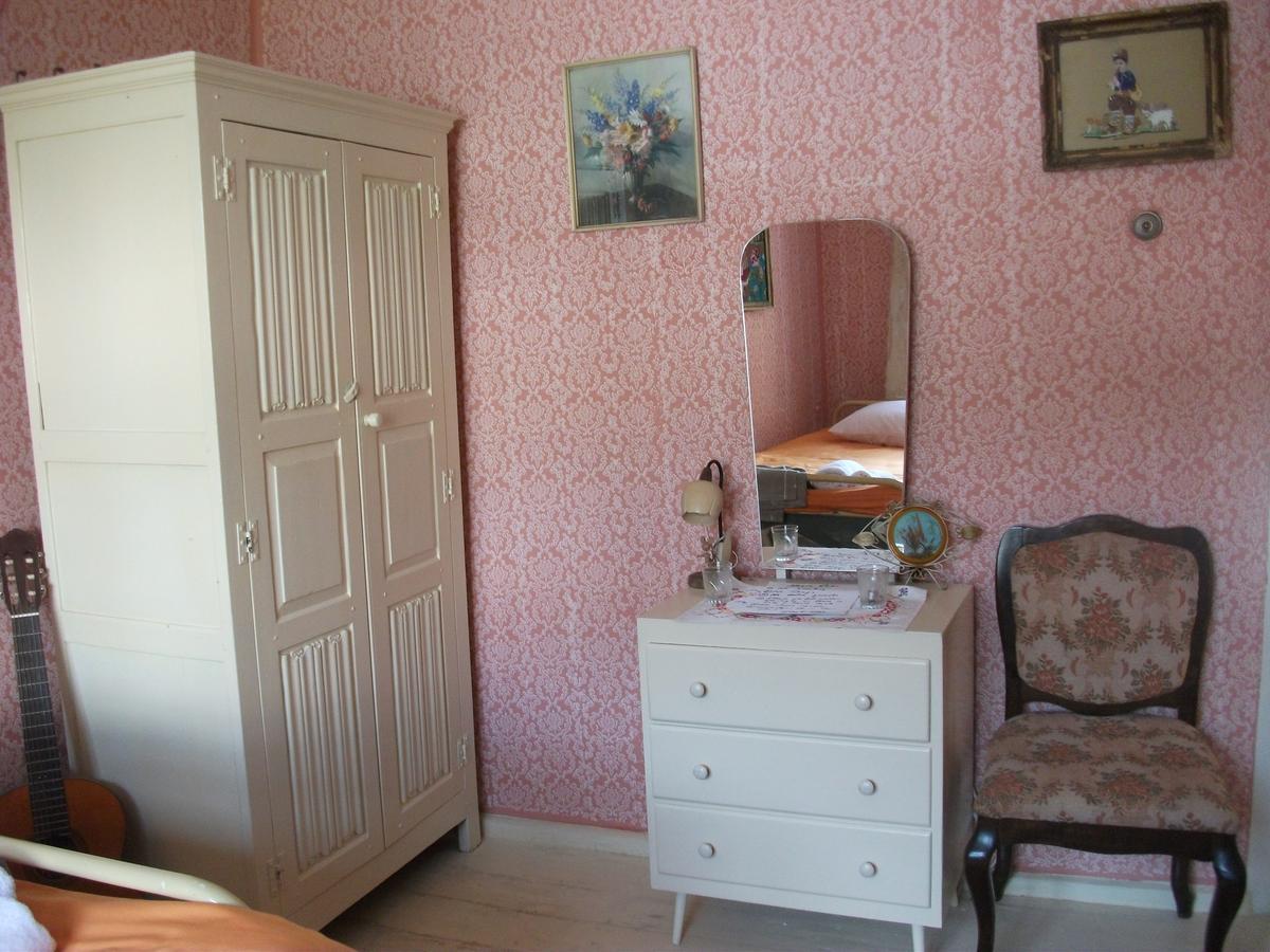 Готель The Pink House Polkovnik Serafimovo Екстер'єр фото